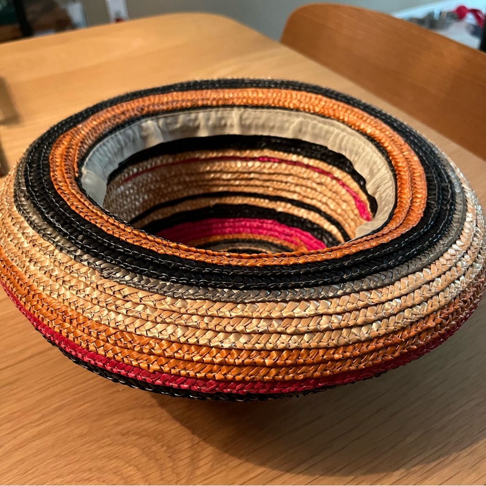 Multicolored straw bowler hat with rolled brim. - Picture 5 of 6